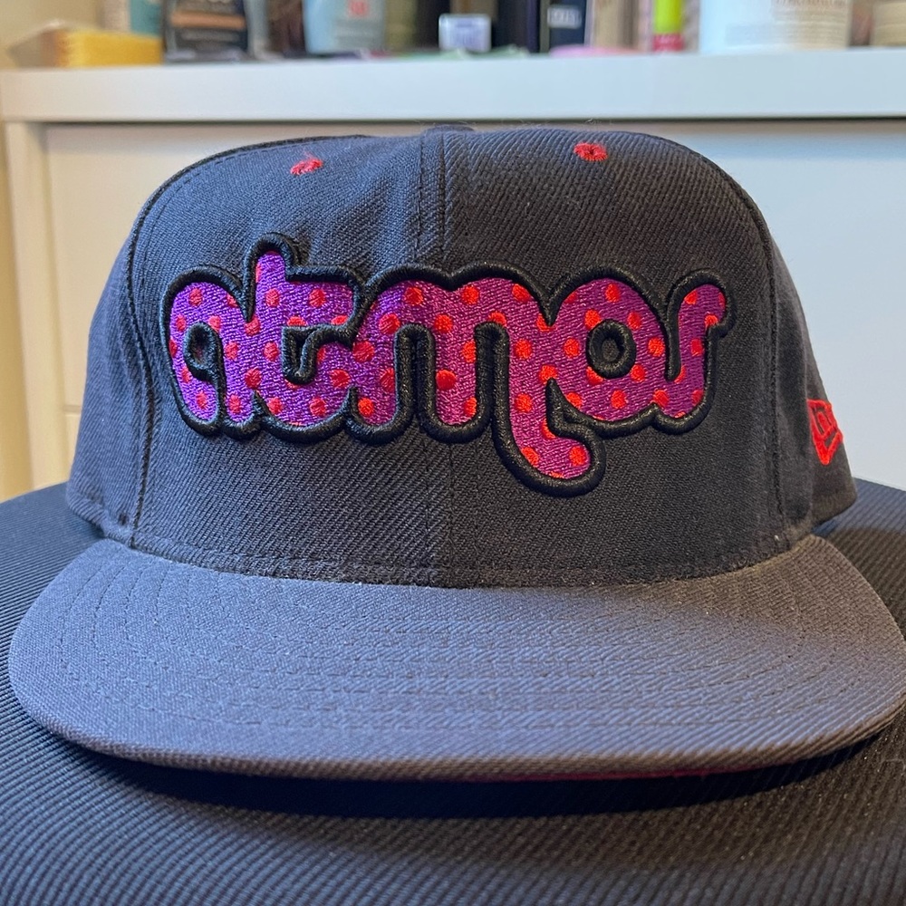 **** RARE **** Atmos Polka dot fitted